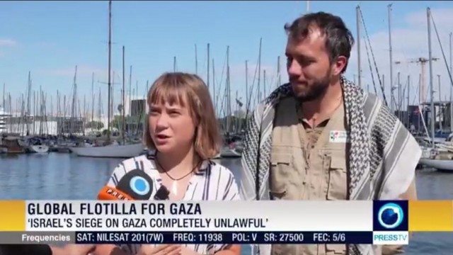 Грета Тунберг снова поплыла