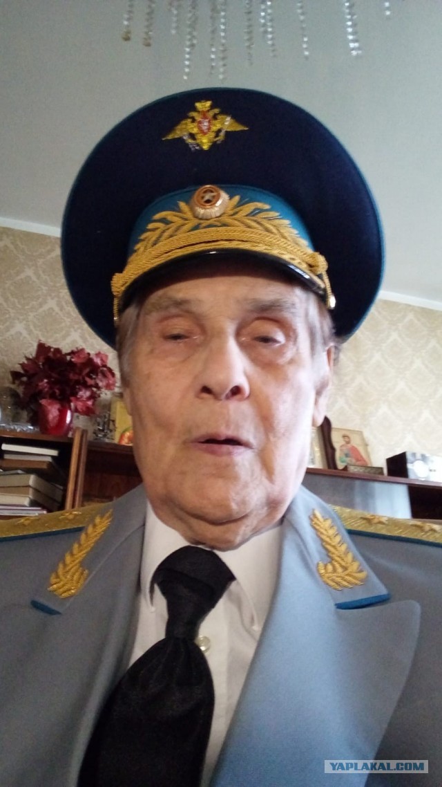 Как безумный «академик» 30 лет дурил чиновников, продавал чугун под видом НЛО и чуть не отравил элиту РФ