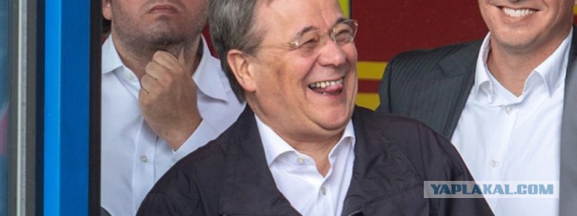 Президент оплакивает, а министры ржут за его спиной