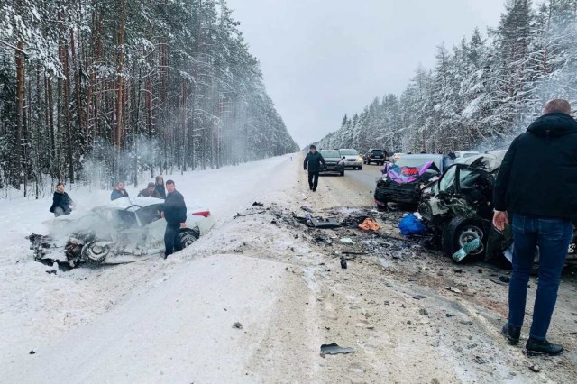 Жуткое ДТП произошло в Ленинградской области на 83 километре Киевского шоссе