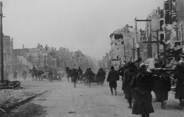 2 мая 1945 года