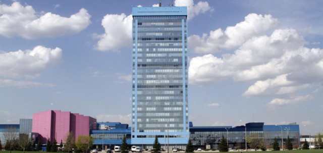 АвтоВАЗ сокращает производство на фоне сильнейшего падения продаж: план на 2025 год могут ощутимо урезать