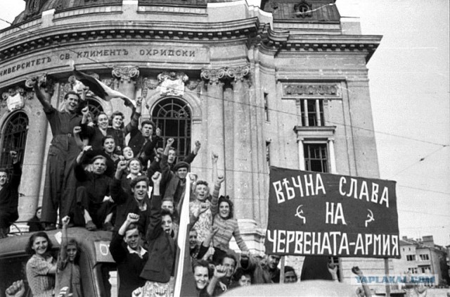 Фотографии второй мировой, многие цветные (фото)