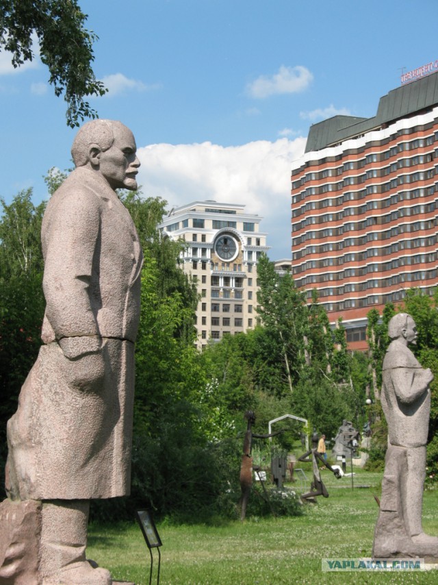Памятники Ленину