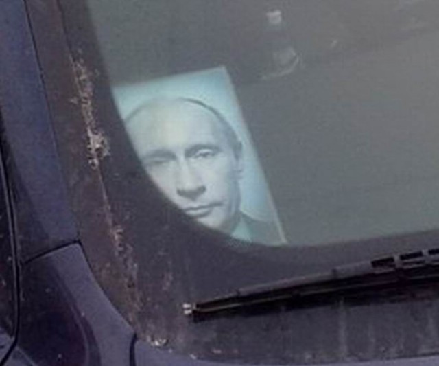 Полиция со стрельбой задержала Mercedes в Москве