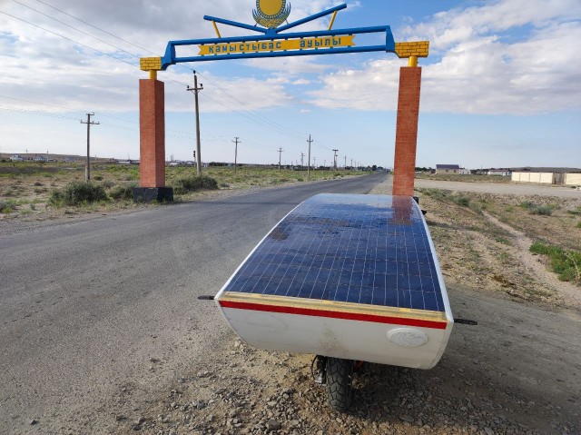 Гонка солнцемобилей по Казахстану