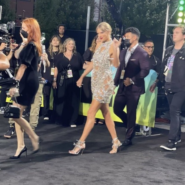 Большой пост MTV Video Music Awards 2022