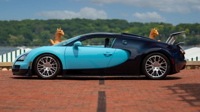 10 самых дорогих автомобилей аукциона Mecum за 2022 год.