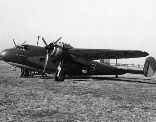 Как деревянный бомбардировщик оказался самым быстрым во Вторую мировую войну