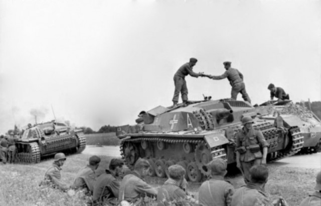 StuG III под кличкой "Гадюка", самая массовая в производстве с которой пришлось встретиться нашим дедам.