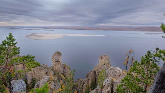 Суровая река Лена