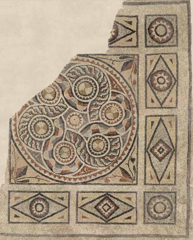 Археологами найдена древняя, 2000-летняя мозаика