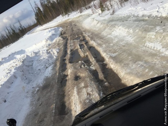 Как зимники весной превращаются из дороги в болото