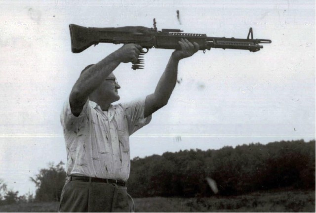 Прогулка со «свиньей»: история пулемета М60