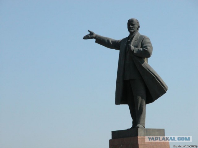 Европейцы выкупят у Украины памятники Ленину