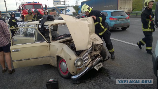 Как не стоит поворачивать на МКАДе