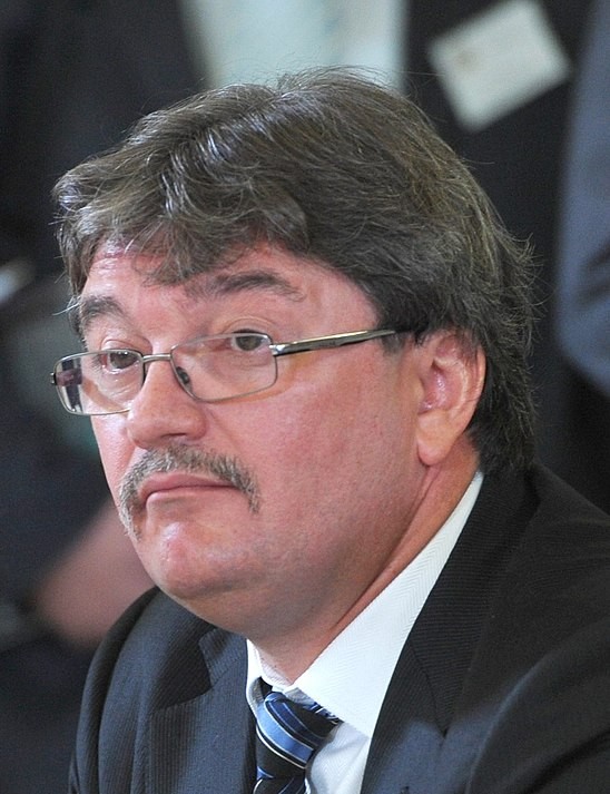 Умер журналист, сценарист «Бандитского Петербурга» и основатель «Фонтанки» Андрей Константинов