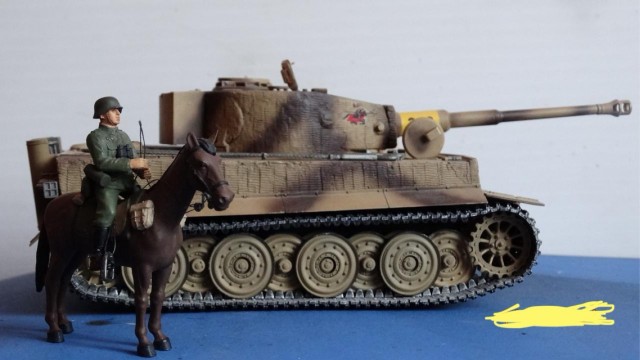 Клеим танчики