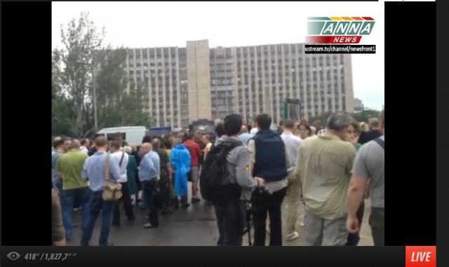 Последствия разграбления "Метро" в Донецке