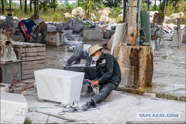 Как делают каменные скульптуры во Вьетнаме