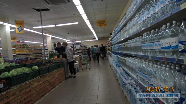 "Пустые" прилавки в Крыму...
