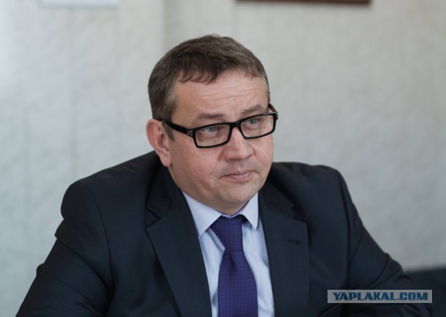Чиновник подал в суд на активистку, требовавшую соблюдать часы приема