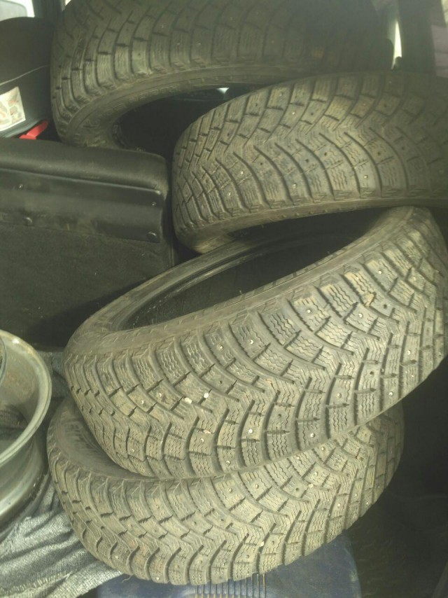 СПБ. Продам комплект шин Michelin XIN2 185/65/R15 почти даром