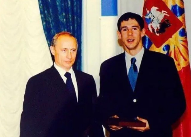 Путин присвоил продюсеру Тиграну Кеосаяну почетного звания «Заслуженный деятель искусств Российской Федерации