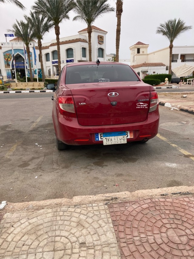 Lada Granta в Египте стоит в ДВА раза дешевле, чем в России. Авто продают за 535 тысяч рублей (в пересчёте по курсу).