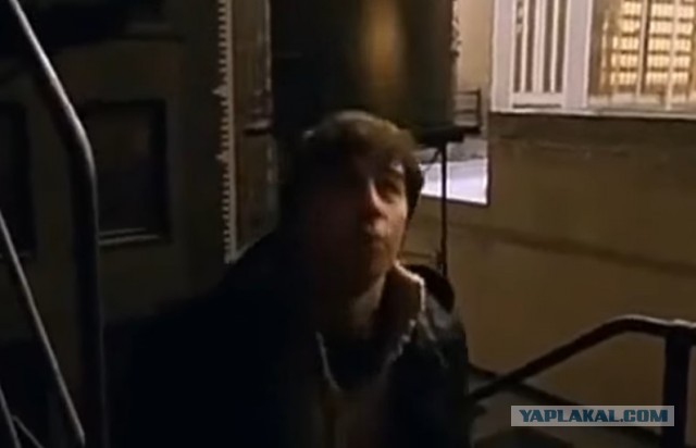 «Люди с маленькими детьми и колясками стоят в очередях по 40 минут, на 50 этажей только три работающих лифта»