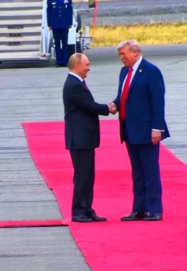 Путин прилетел в Анкоридж