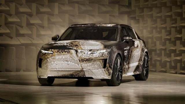 Совершенно другой Range Rover: компания анонсировала полностью электрический Range Rover GT, который станет пятым в линейке