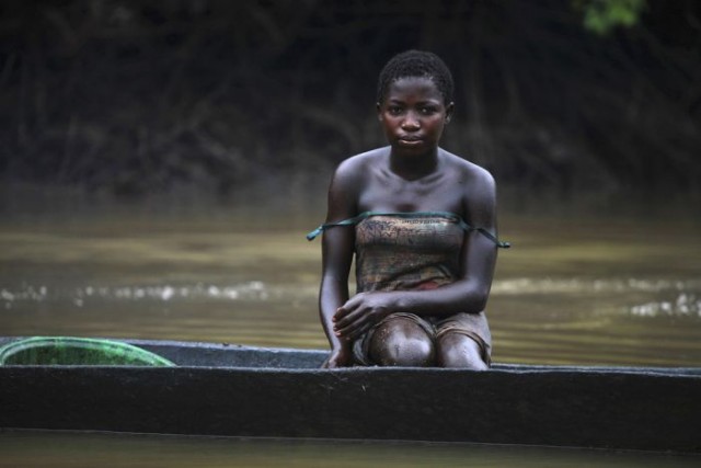 Как местные жители воруют нефть в Нигерии