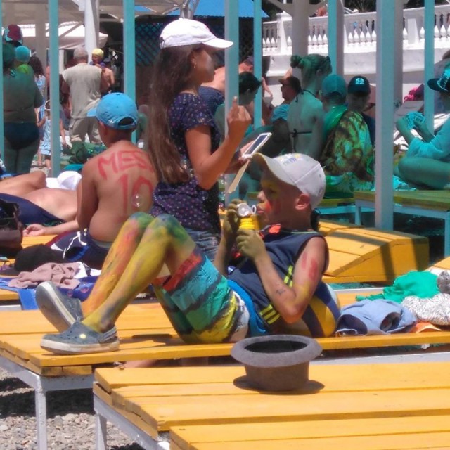 Как дети развлекаются в летних лагерях