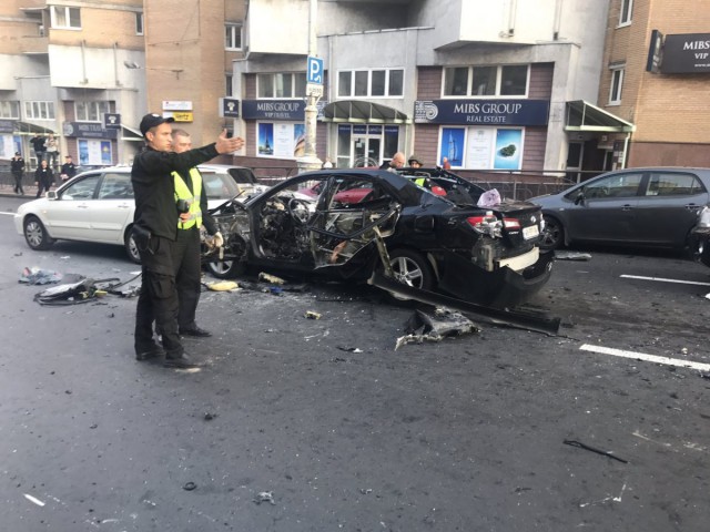 В центре Киева взорвали боевика в автомобиле
