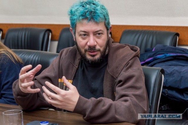 Синеволосый лжеполицейский из Ярославля попался из-за яркой причёски