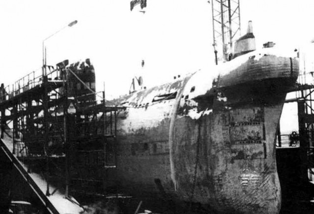 Авария субмарины. На борту Б-4 "...вот и встренули праздничек"