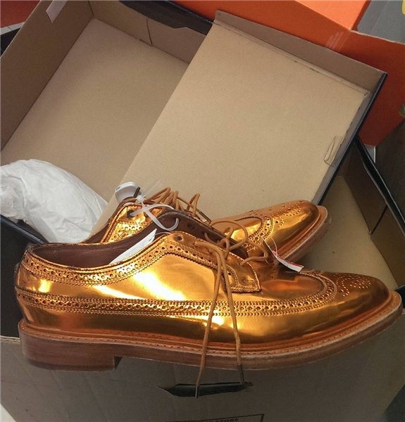 Скоро вместо красных макасин