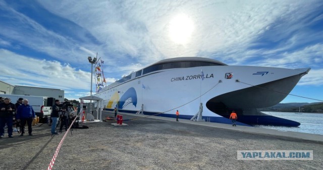 Крупнейшее в мире полностью электрическое судно ведет ходовые испытания