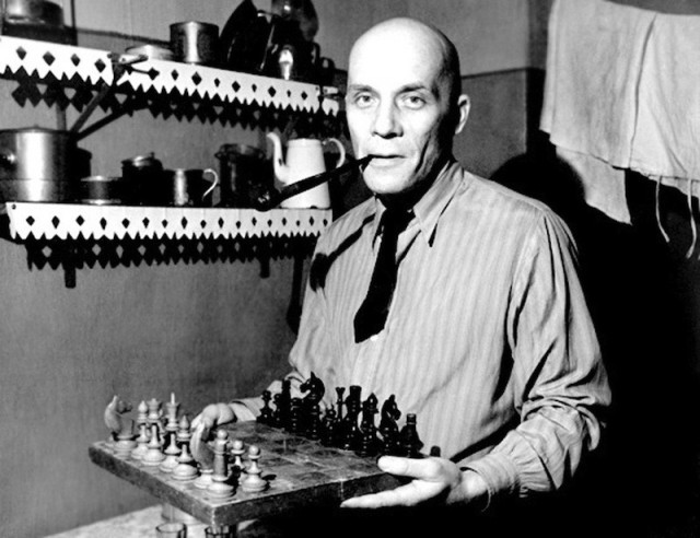 Александр Филиппенко родился 2 сентября 1944 года, и сегодня народный артист России отмечает свой 82-й день рождения.