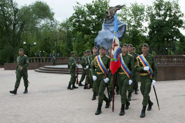 Луганск. Открытие памятника "Они отстояли Родину".