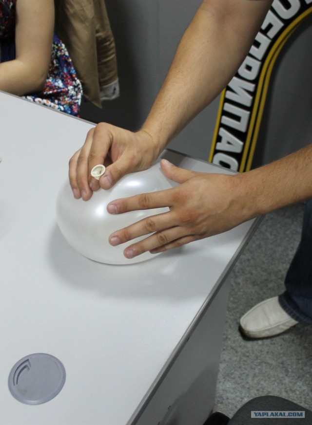 Папа показал фокус