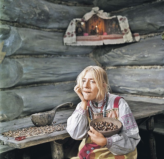 Ксения Собчак снялась полностью обнаженной в купели