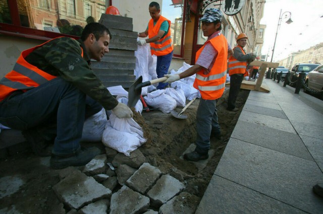 Путин призвал немедленно высылать мигрантов за экстремизм