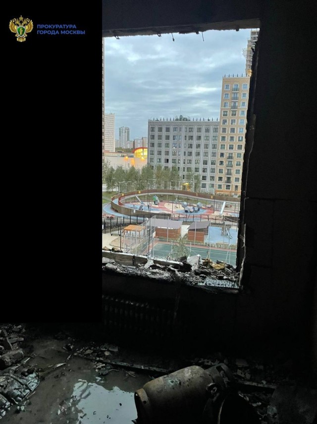 Так изнутри выглядит квартира, где ночью взорвались газовые баллоны и начался пожар