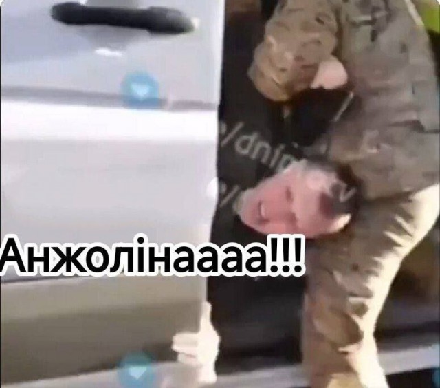 Бусик за хлопчиком