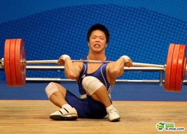 В тяжелой атлетике иногда побеждает... штанга!