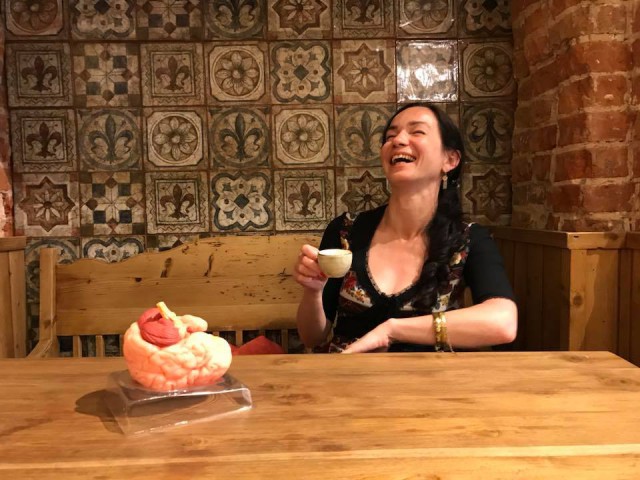 Графиня Шапокляк Леруа Мерленская и руководство дурят всем голову?