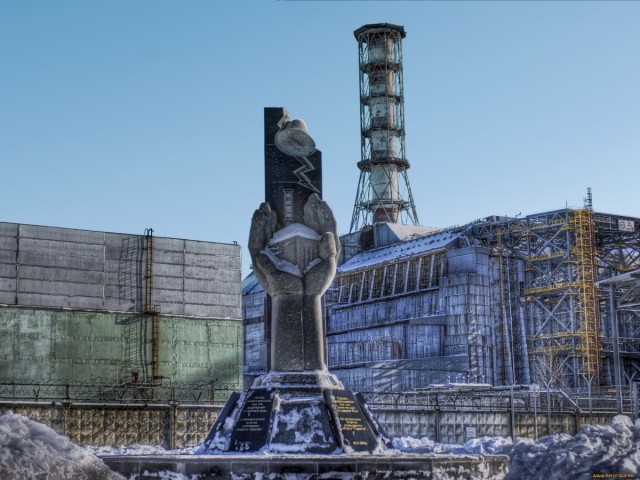 Украинских атомщиков отправляют собирать клубнику в Польшу