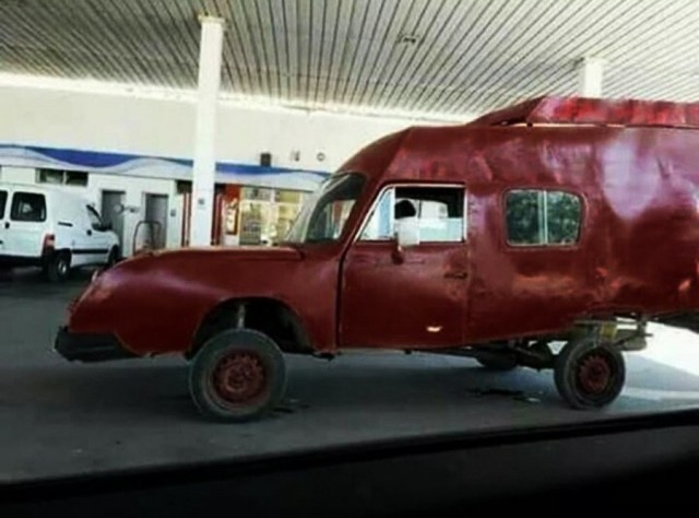 Нейросеть показала, как выглядели бы автомобили из прошлого, которого не было
